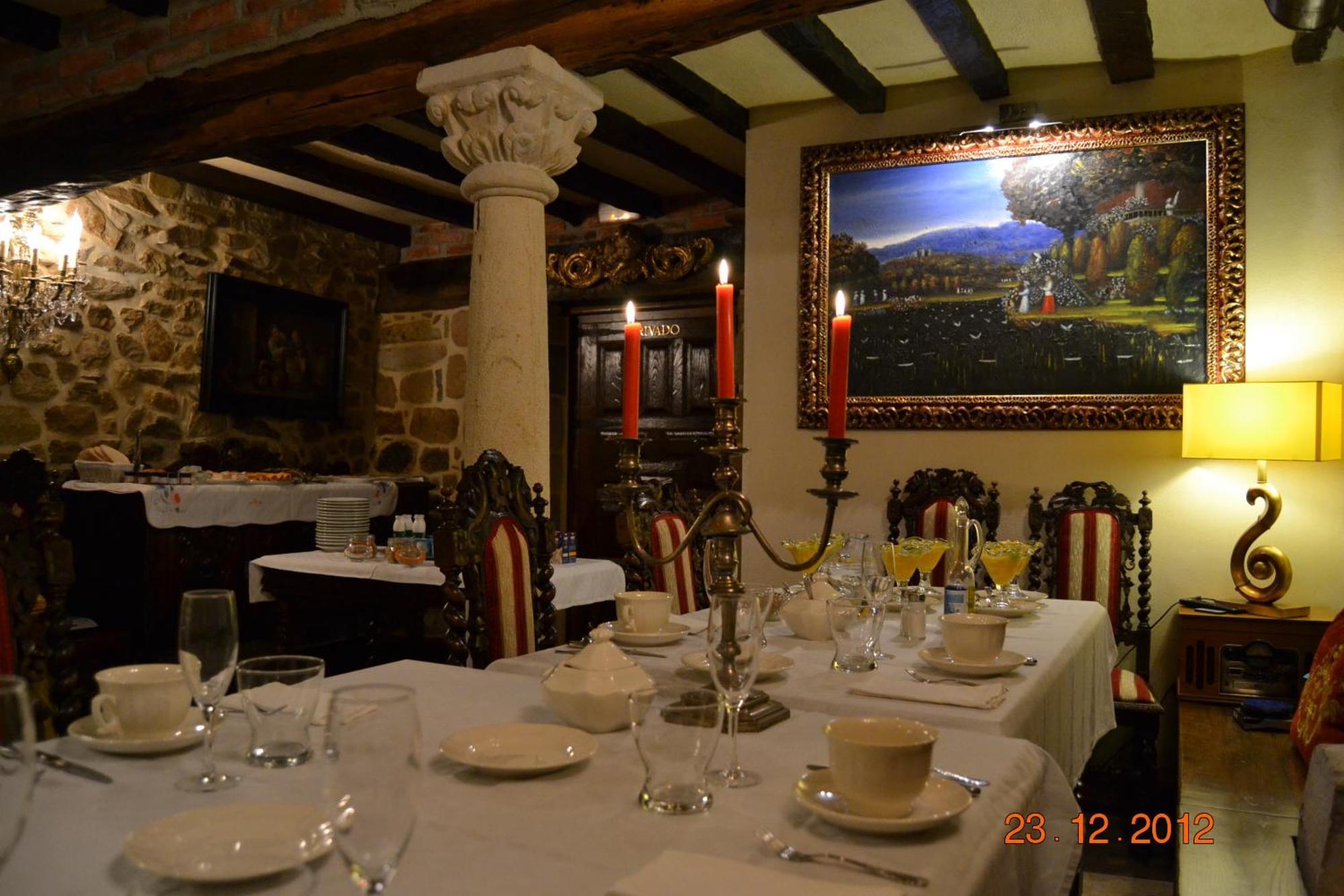 Palacio De Trasvilla Hotel Escobedo