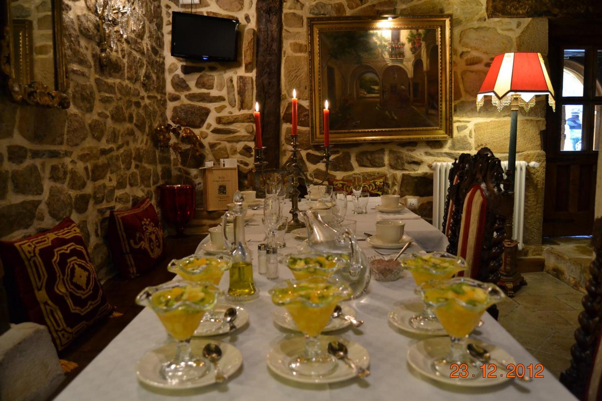 Palacio De Trasvilla Hotel Escobedo